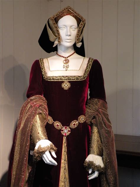 tudor lady stylish|how to dress with a tudor.